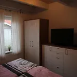 Διαμέρισμα With 3 Bedrooms *
