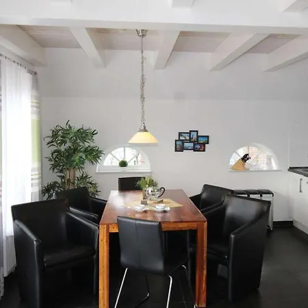 With 3 Bedrooms Apartmán Greetsiel