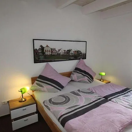 With 3 Bedrooms Гретзиль
