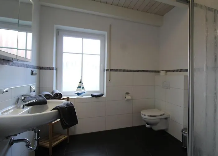 With 3 Bedrooms Apartament *